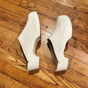 White fab Danish Mens Clogs by Antistatic. Size 45. Excellent condition
